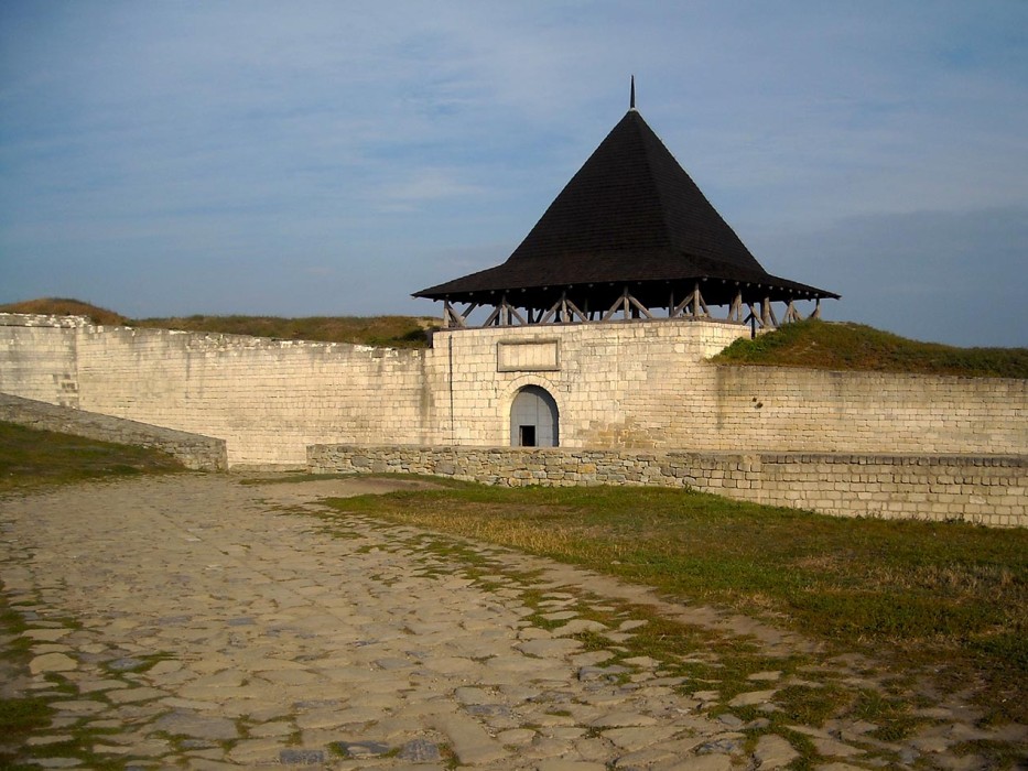 Бендерские ворота – главный въезд на территорию Хотинской крепости 