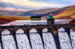 Beликoбpитaния и Иpлaндия